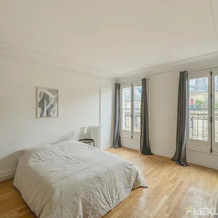 Flexliving - - Turbigo * Parijs